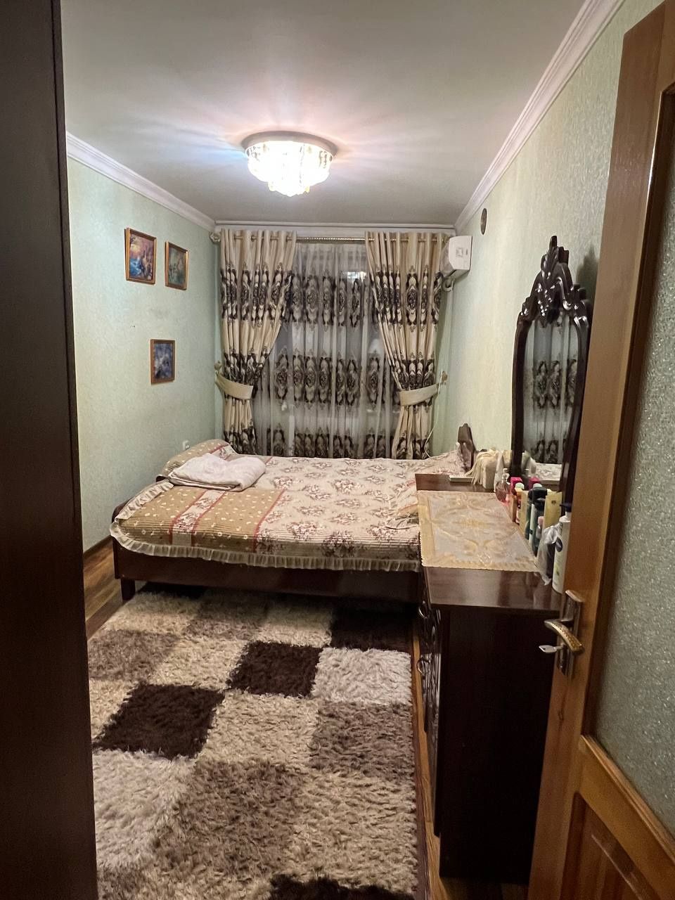 Сдаётся  4х к\ кв. Микрорайон ( базарчик)