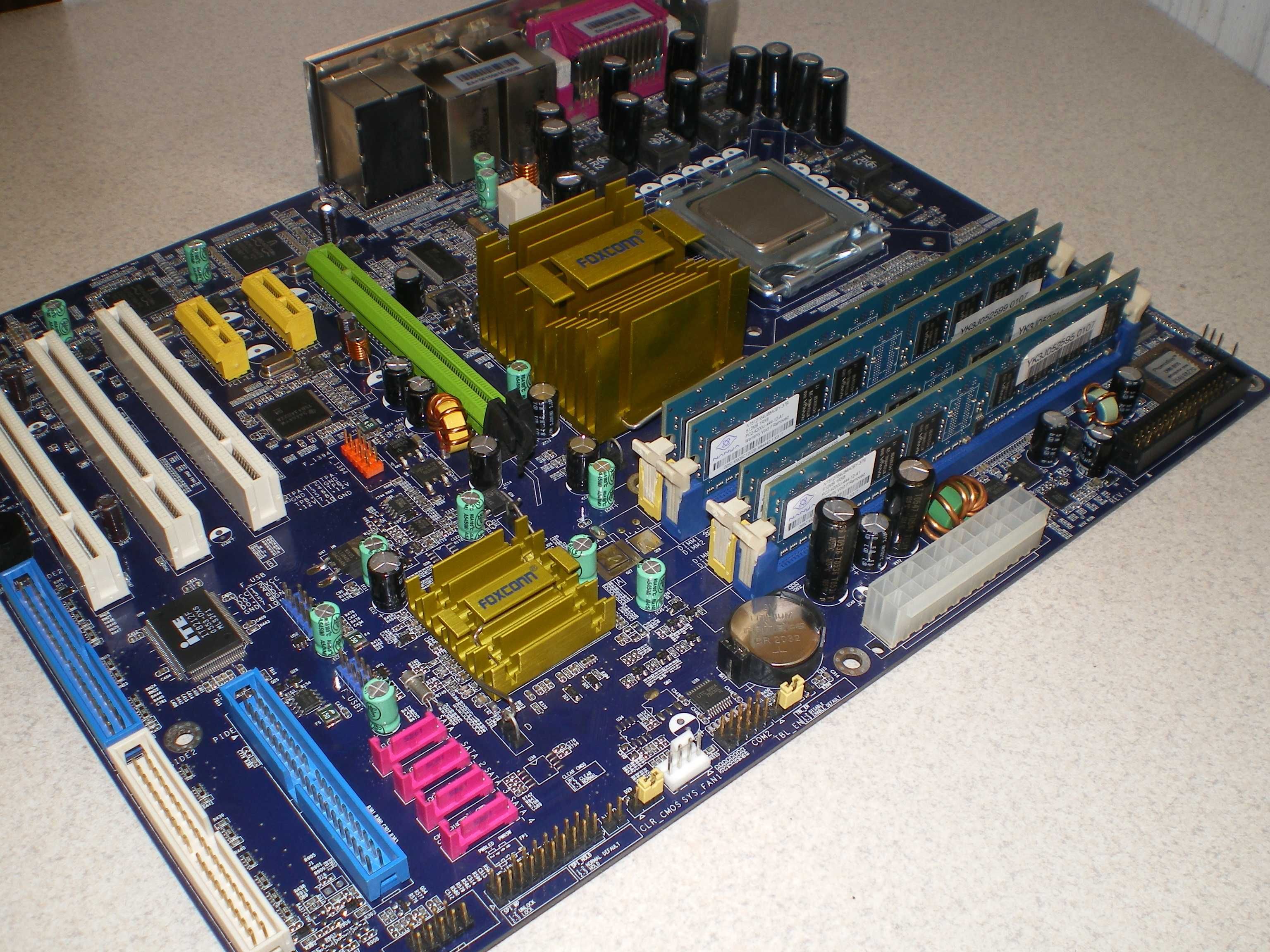 Дънна платка Foxconn 945P7AA-8EKRS2