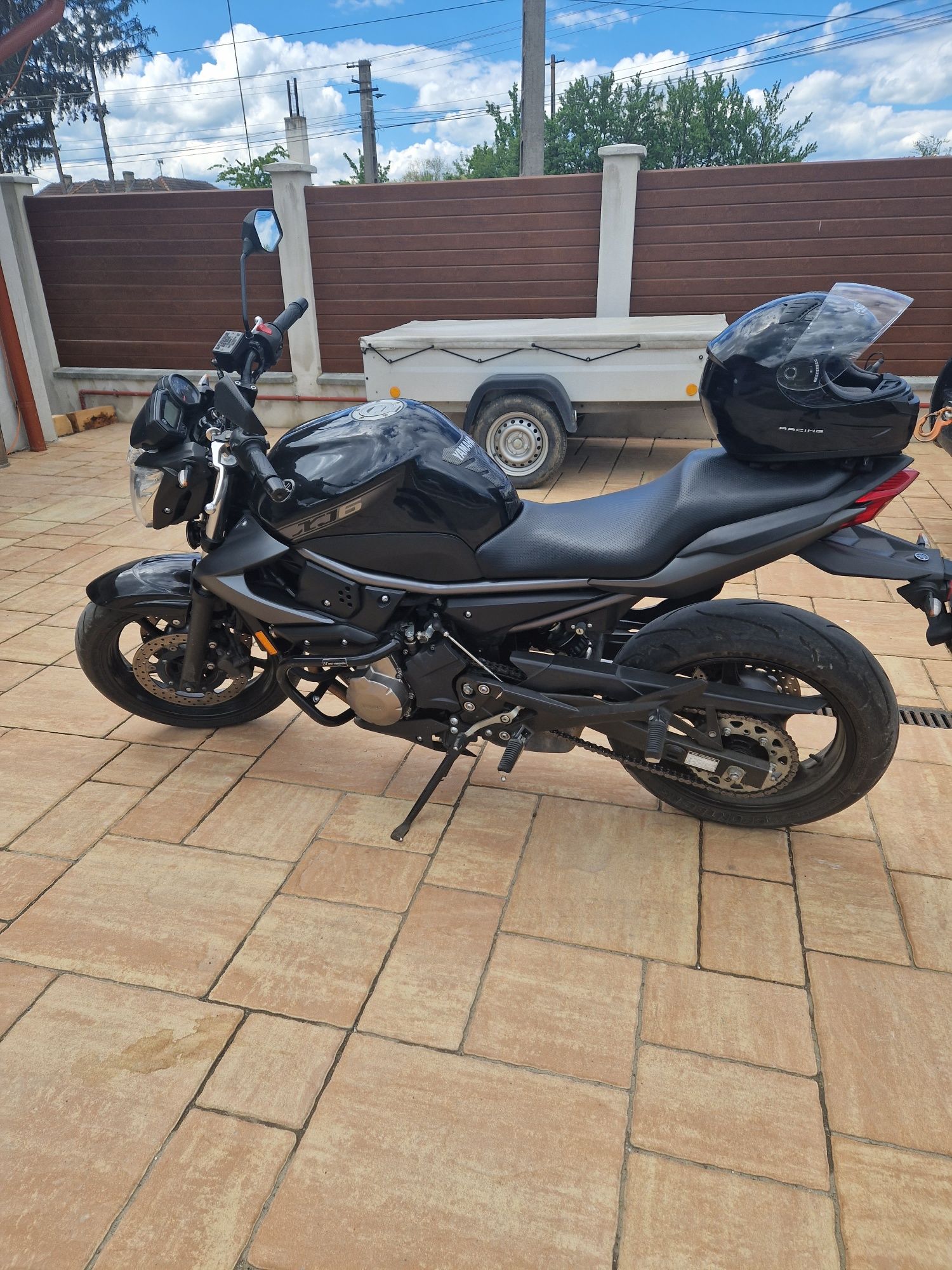 Yamaha XJ6 ingrijită