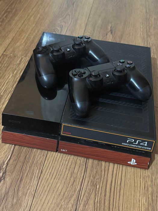 PS4 Limited Edition 1TB, cu 2 controllere