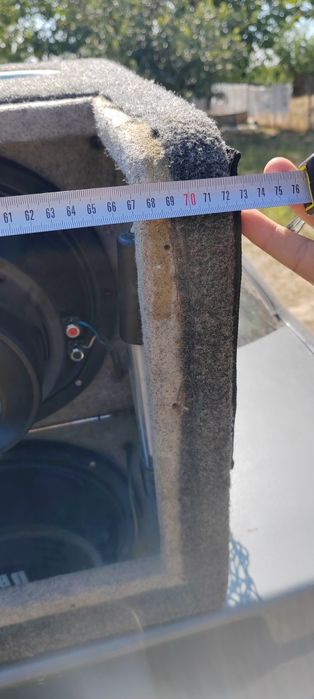 Subwoofer auto 2x600 wați RMS