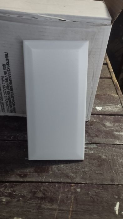 Продам кафель для фартука.