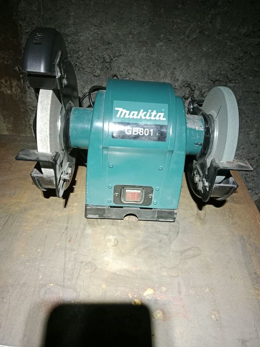 Точильный станок Makita GB 801.