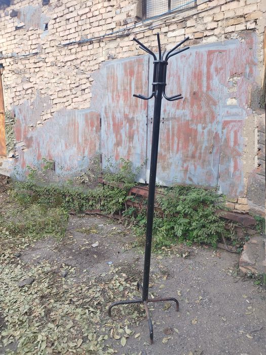 Вешалка железная, б/у