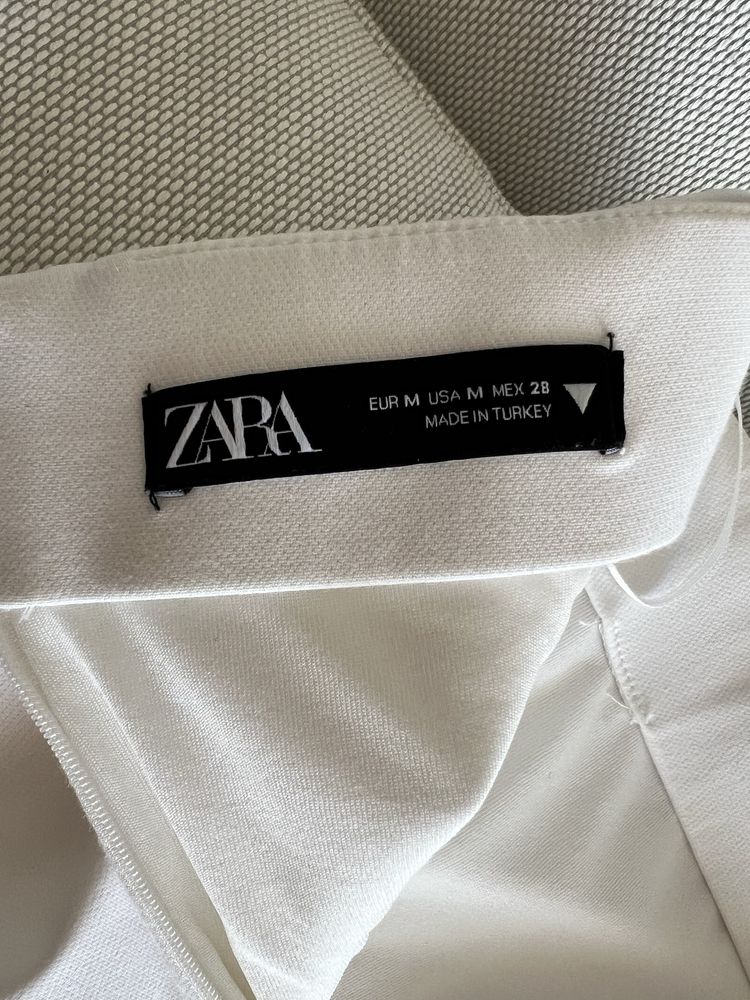 Бяла еластична пола Zara
