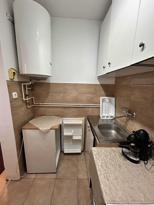 Vând apartament cu o camera in Dej