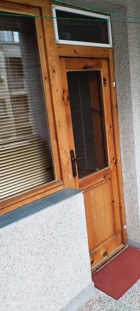 Дървена дограма - врата и прозорец