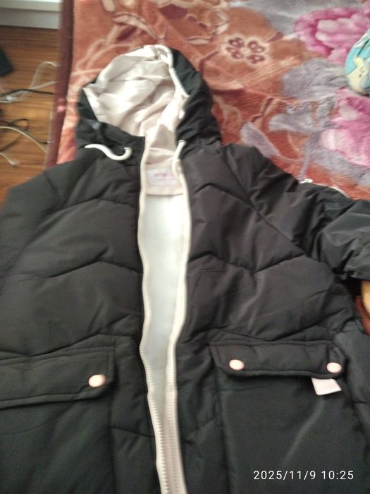 Продам куртку новую