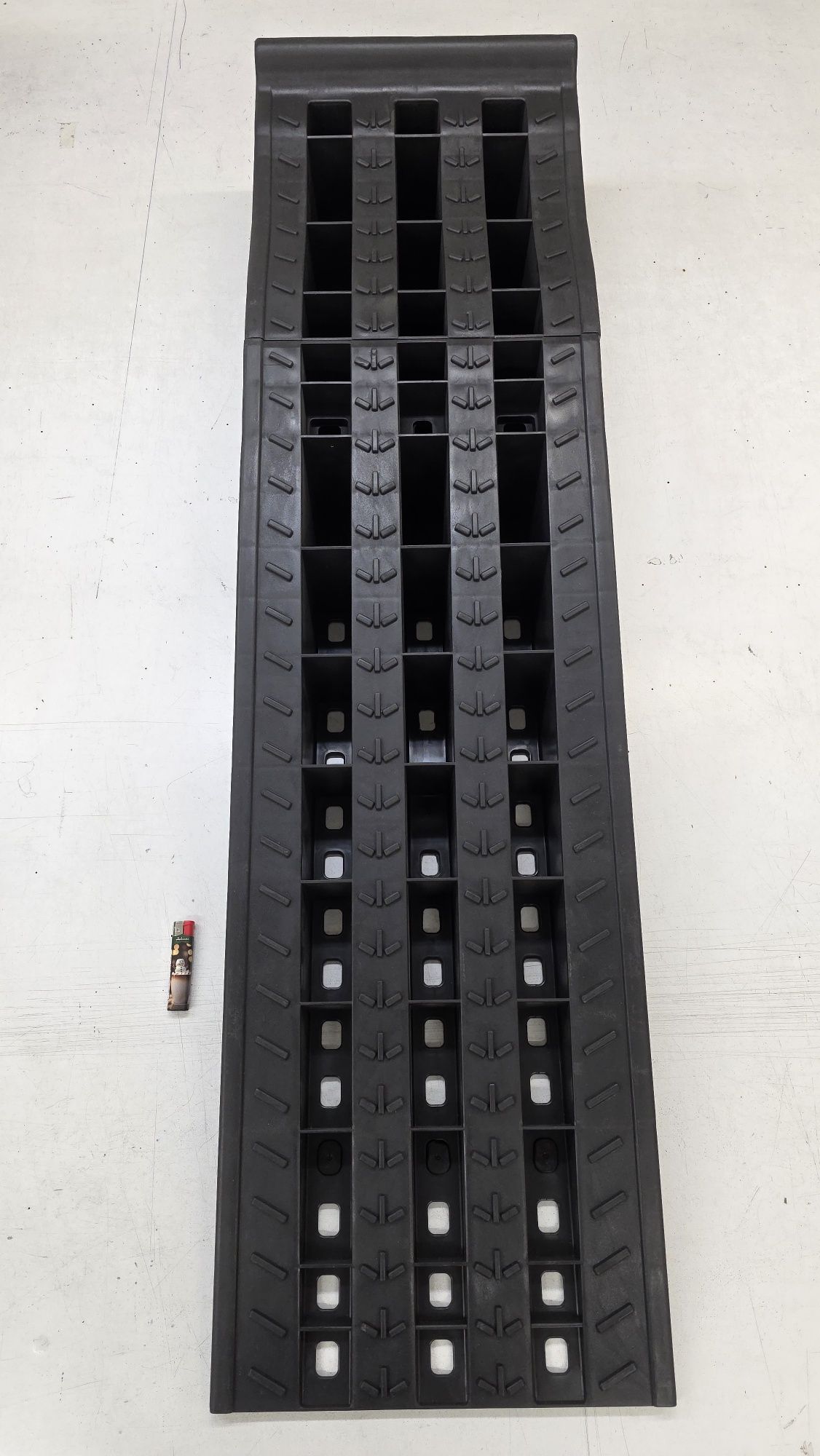 Разглобяема автомобилна рампа 3 тона, пластмаса 130x 38x 21 см