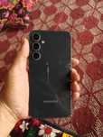 Samsung Galaxy S23 Fe Global
aybi rasmda krishka darz ketkan
cho‘tki 1