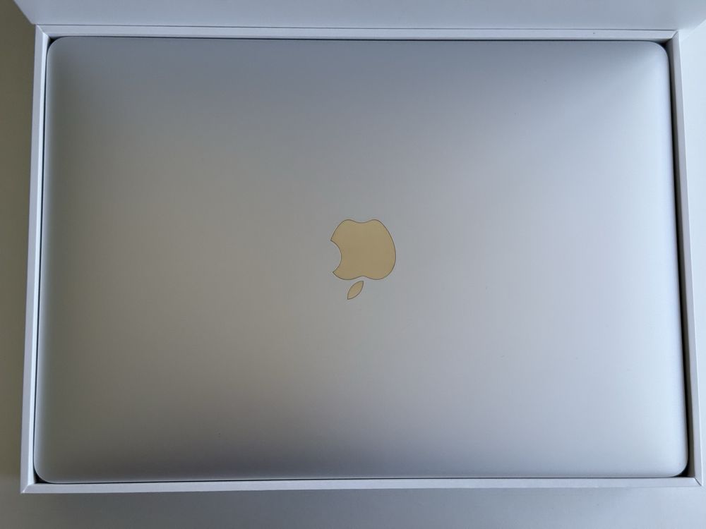 MacBook Air M1 – 512GB SSD / 8GB RAM – Като Нов!