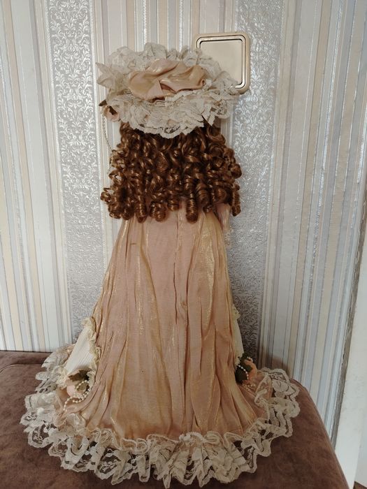 Продавам порцеланова кукла – Викториански стил, колекционерска рядкост