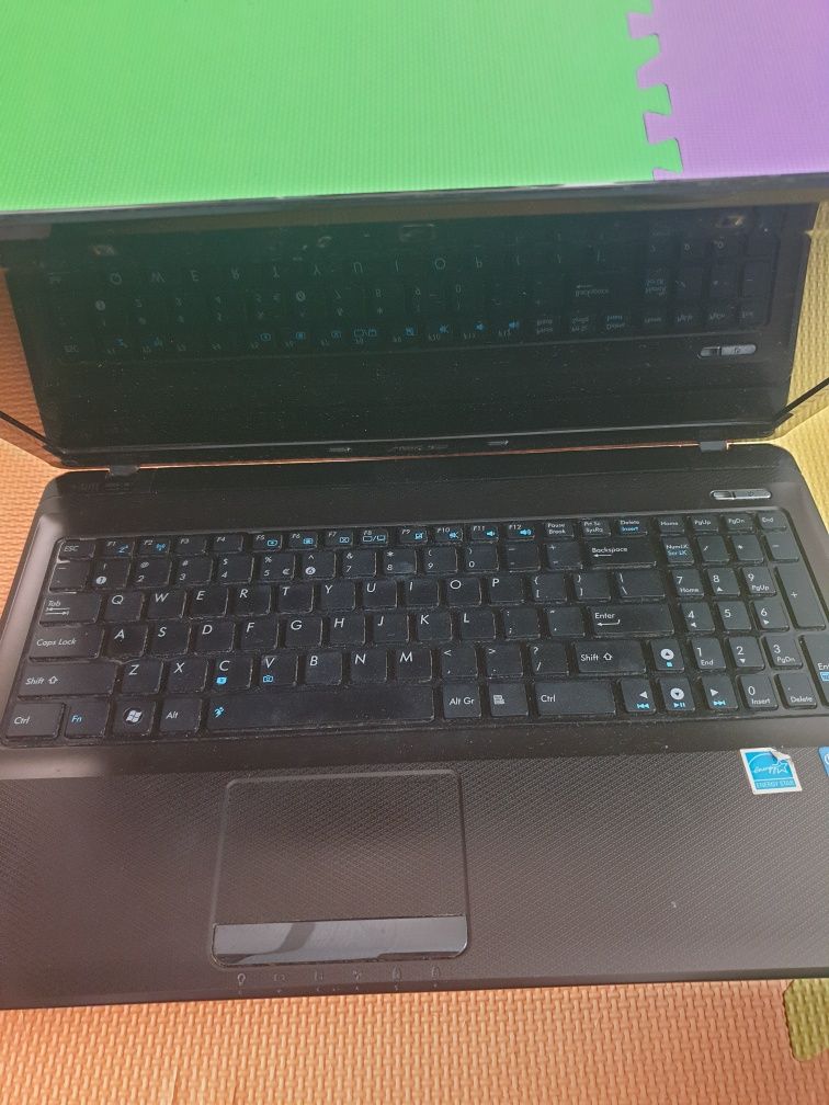 Vand laptop Asus/schimb cu tableta