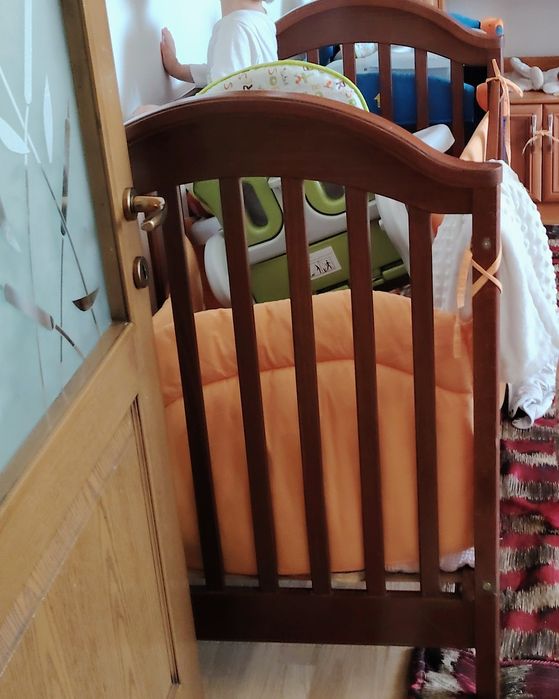 Vând pătuț lemn stejar