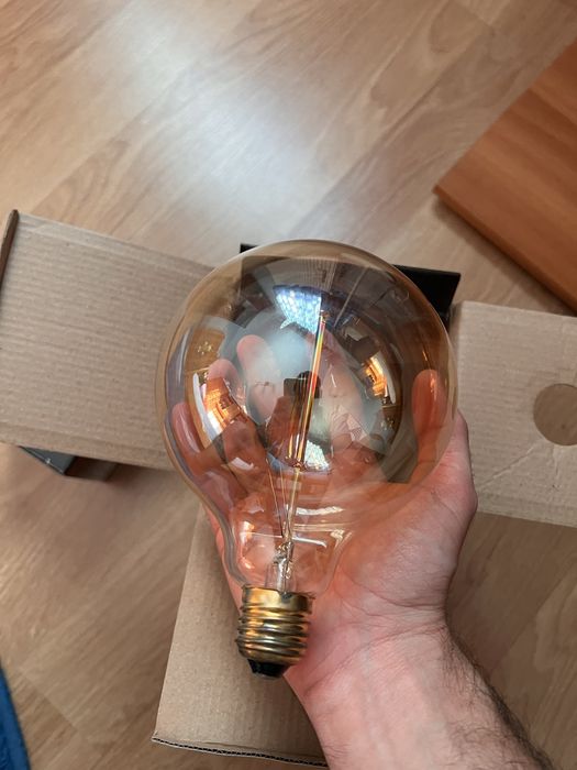 Becuri Edison mari, noi, lumina calda