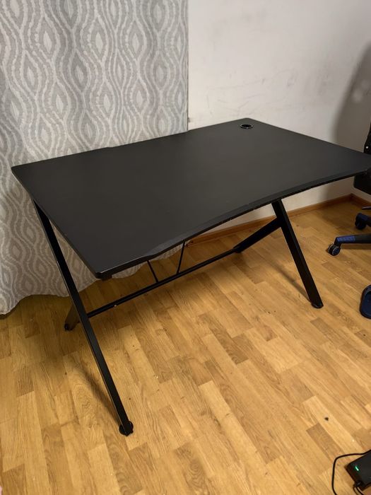 Birou Gaming TRUST GXT711 Dominus