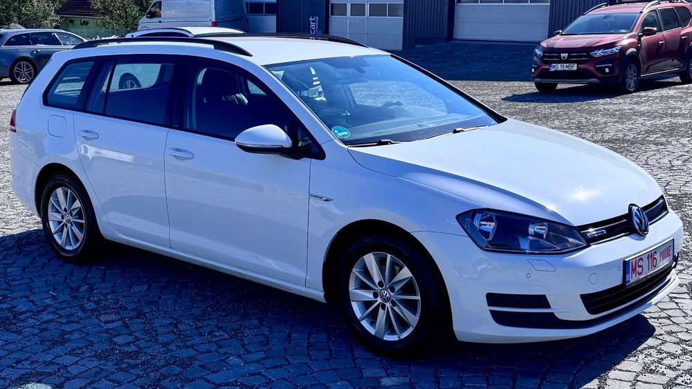 Volkswagen Golf Rate fixe si Cash, 12 luni Garantie