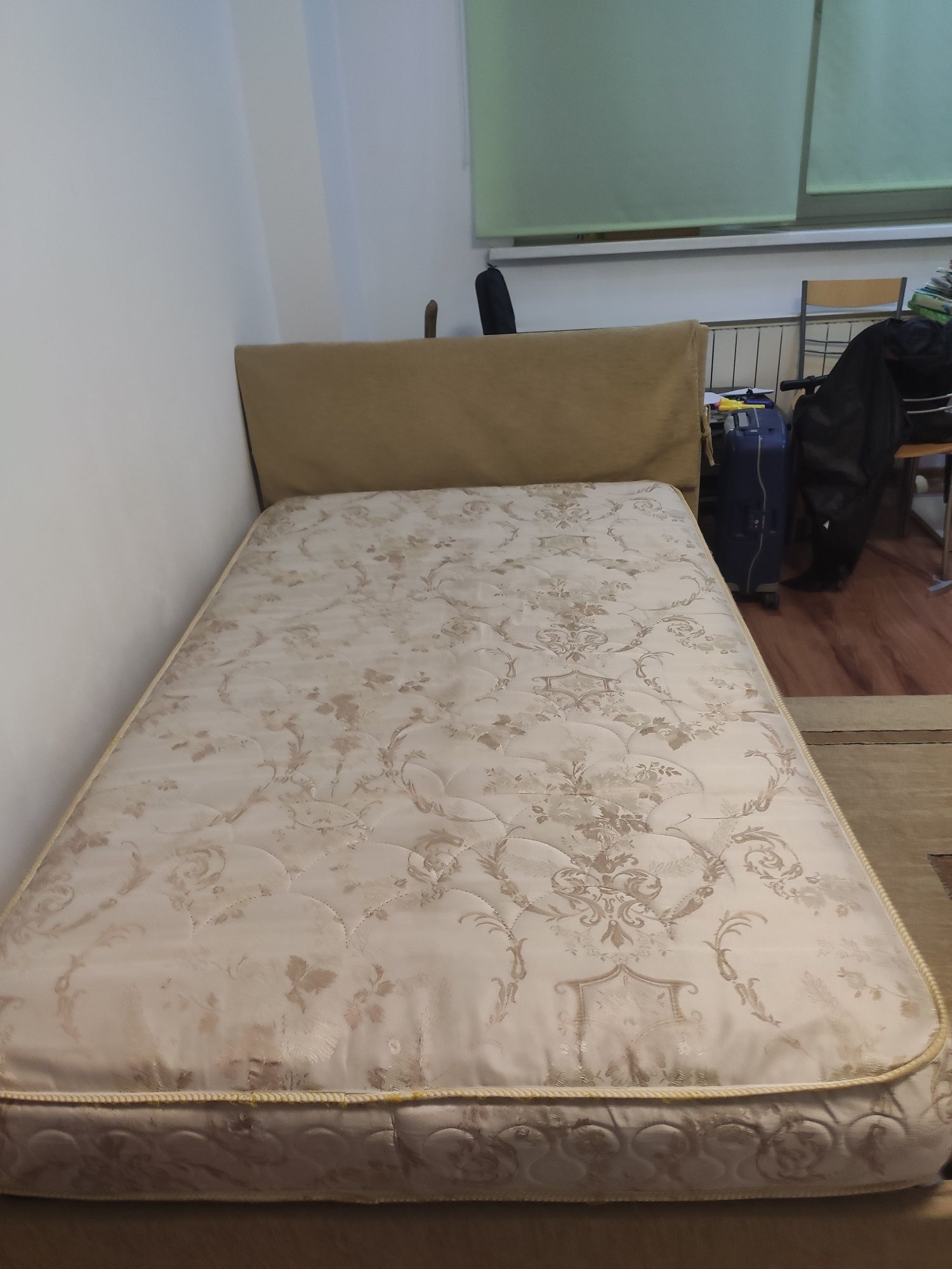 Кровать с матрасом(Италия)