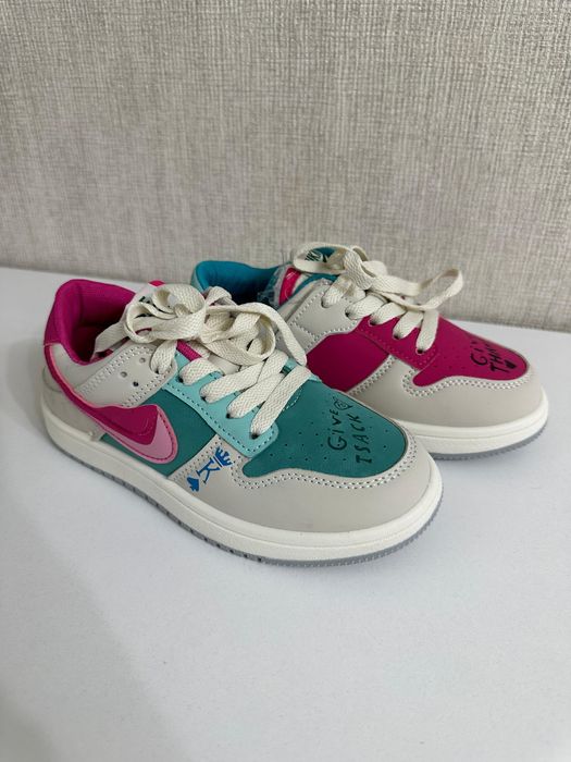 Кроссовки новые 31-32 размер (по стельке 20,2)