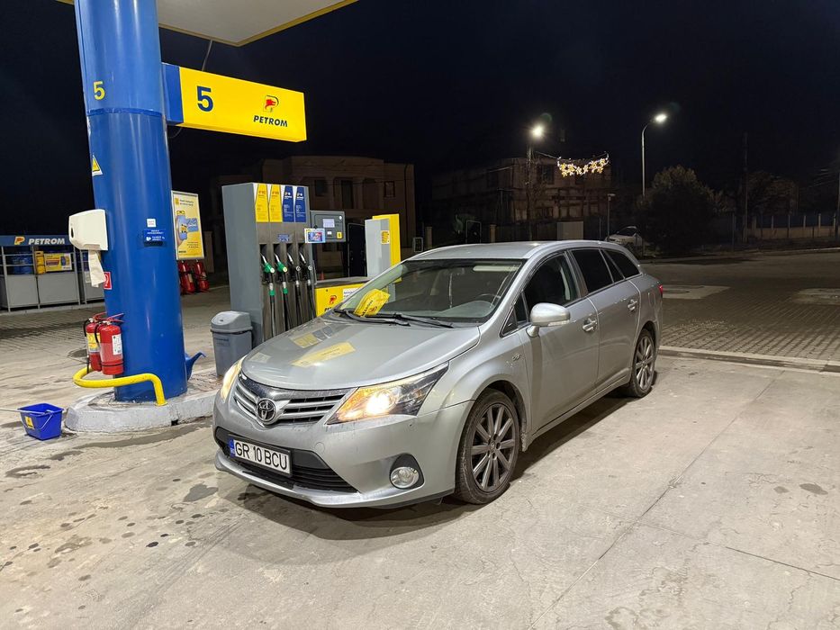 Vand sau Schimb Toyota Avensis 2013 Automată