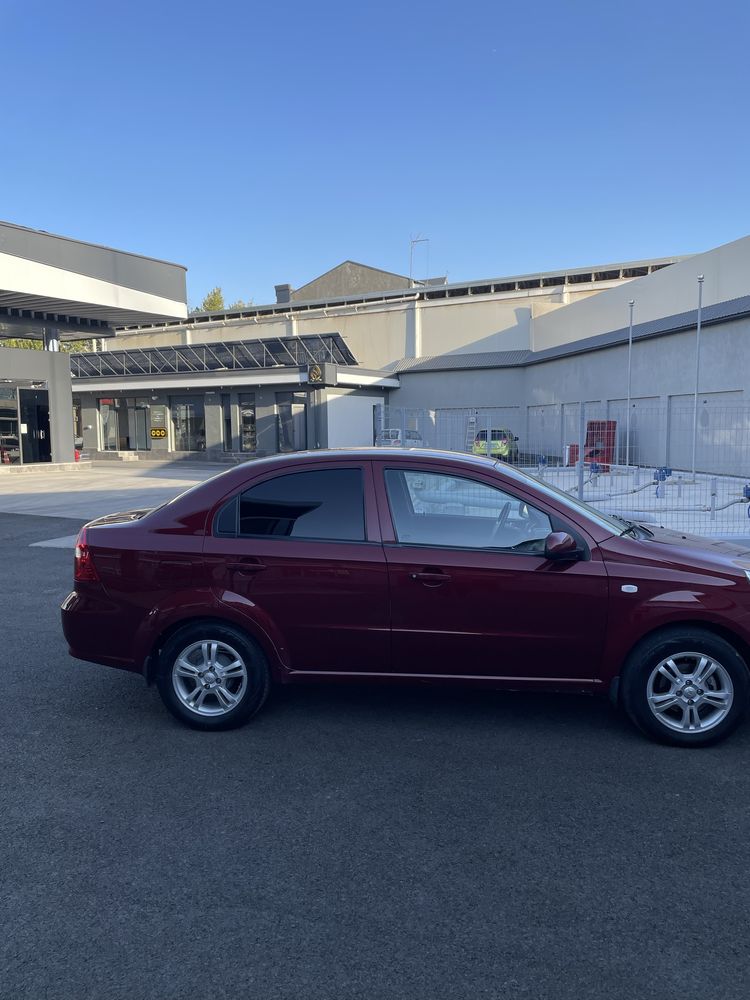 Nexia R3 sotiladi