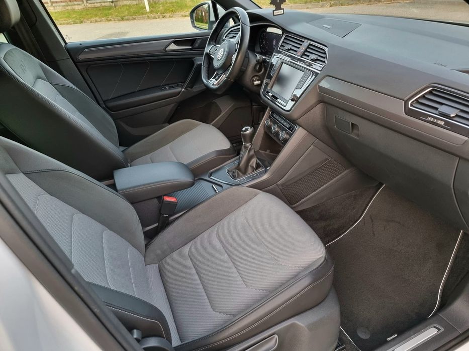 Vw Tiguan 3xR Line •4x2 •Bord Virtual • 2 L •Alb perlat •Privat German