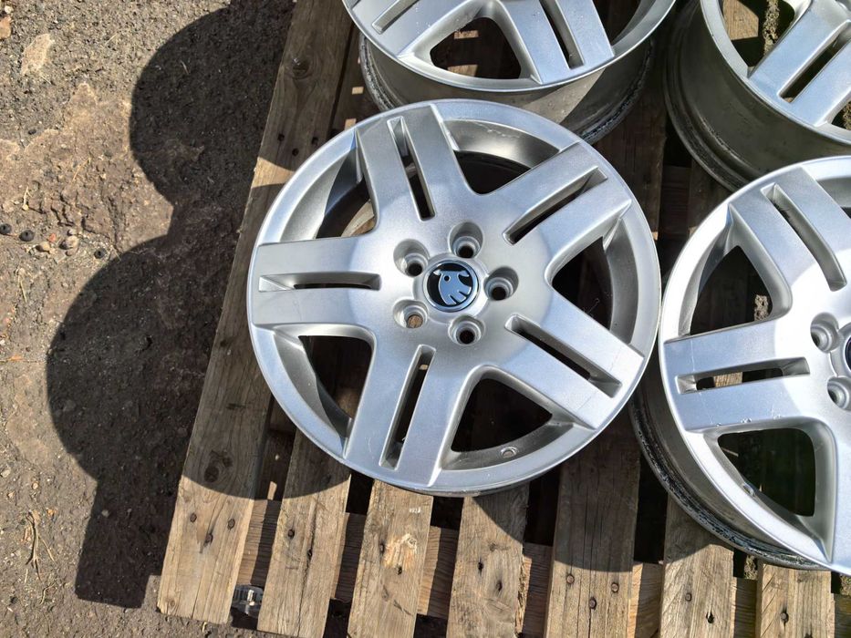 15 цола 5 х 100 мм Фолксваген / Шкода / Сеат / АУДИ - 6 Инча / ЕТ 38