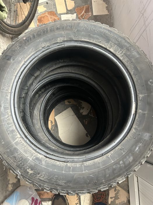 Продаются шины Michelin 185/65/15 4шт