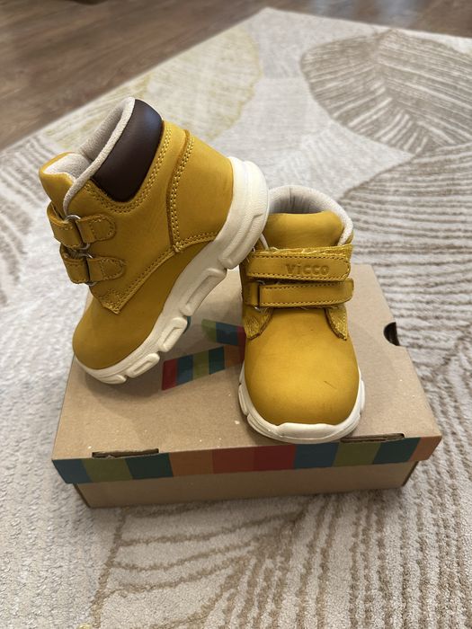 Боти за момче vicco