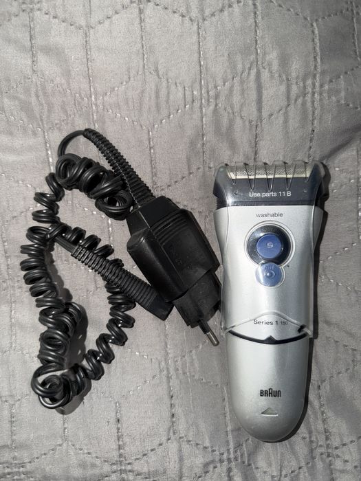 Aparat de ras Braun