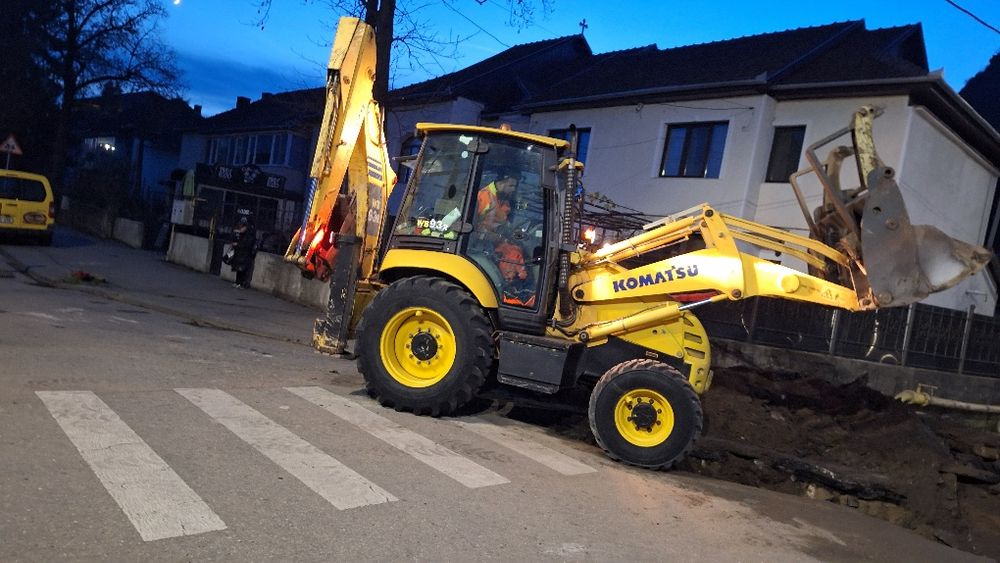 Buldoexcavator komatsu wb93r