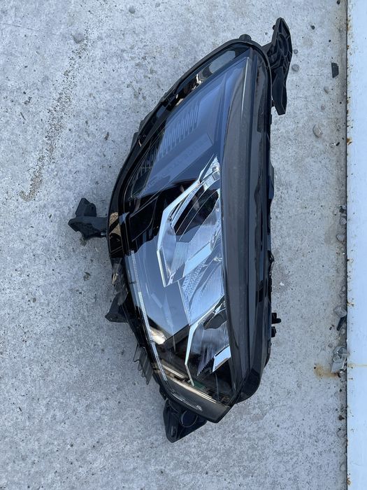 Оригинален Десен Фар Peugeot 2008 2021 Full Led