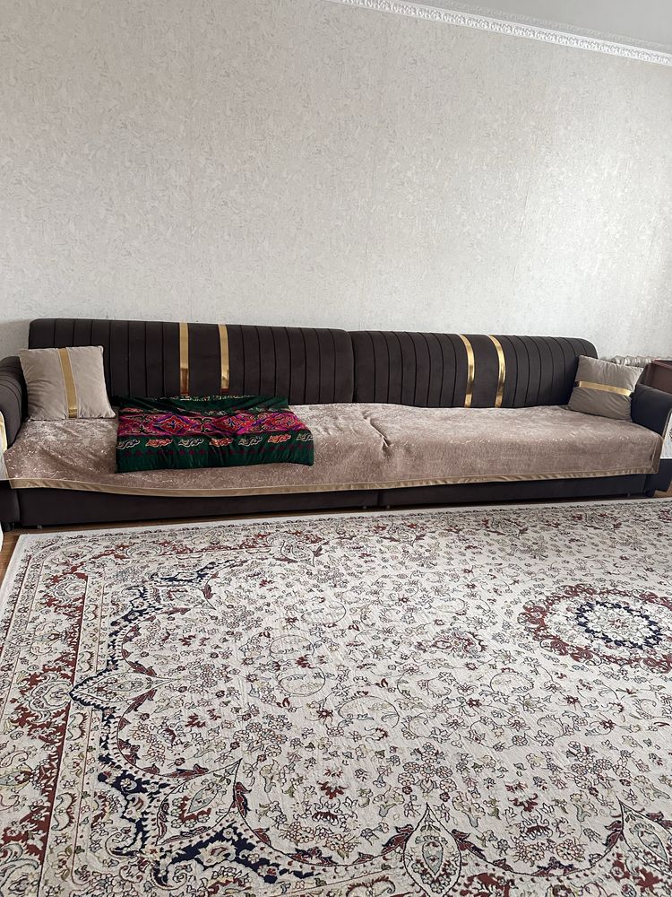 Продается диван 4м