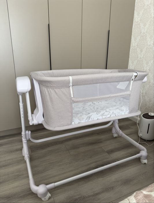 Продам кроватку-люльку с автоматическим укачиванием