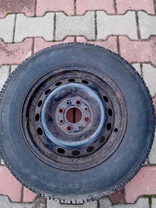 Vand cauciucuri iarna 155/80 R 13 aproape noi folosite un sezon