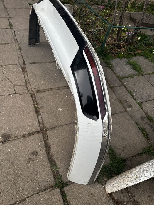 Добавка за задна броня и комплект прагове Passat B8