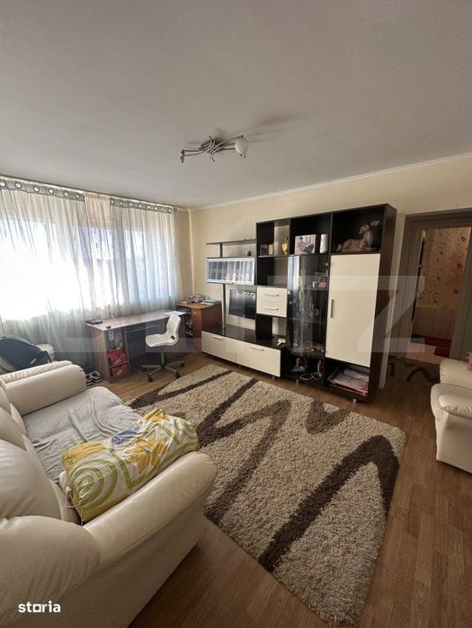 Apartament cu 3 camere,  84 mp, zona Micro 16