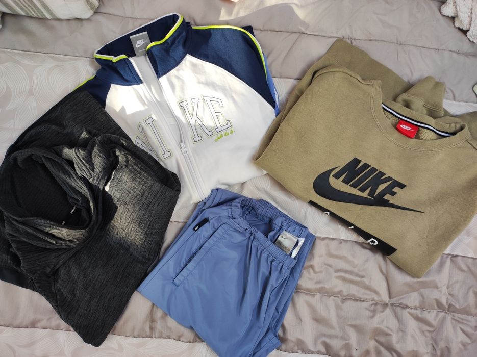 Оригинални Nike блузи