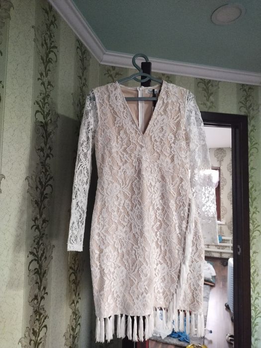 Платье кружевное