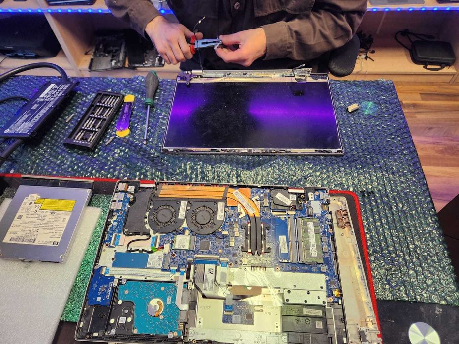 Reparații laptopuri și calculatoare pe loc – Rapid și Profesionist!