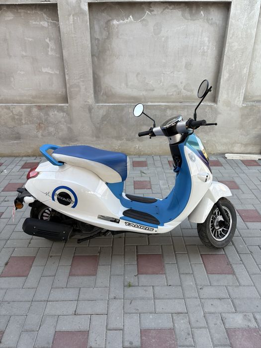 Scuter Tauris 125 cc