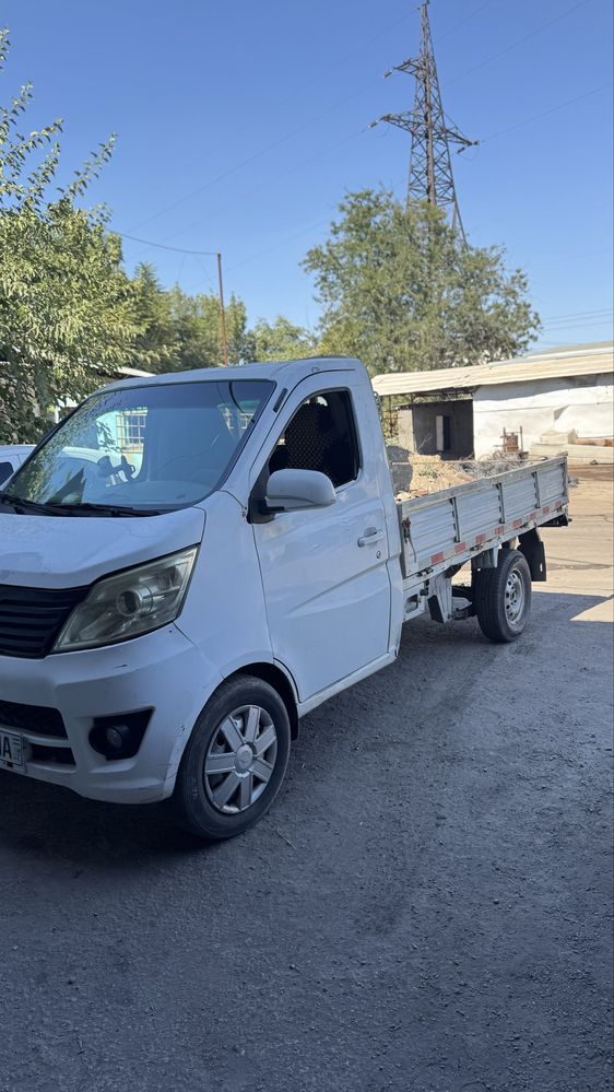 Changan moshina sotiladi