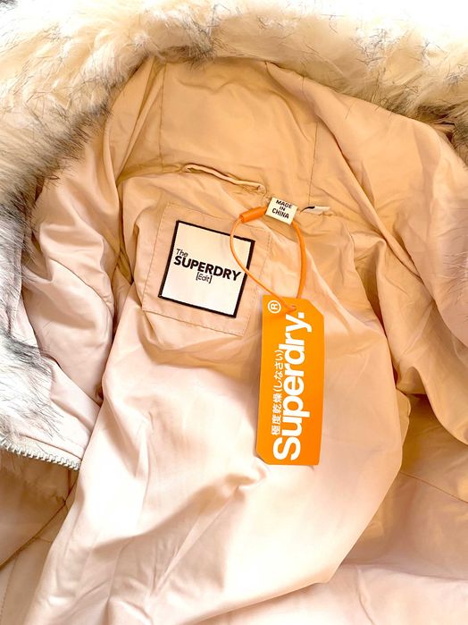 Vand geaca Superdry marime 42 noua cu eticheta