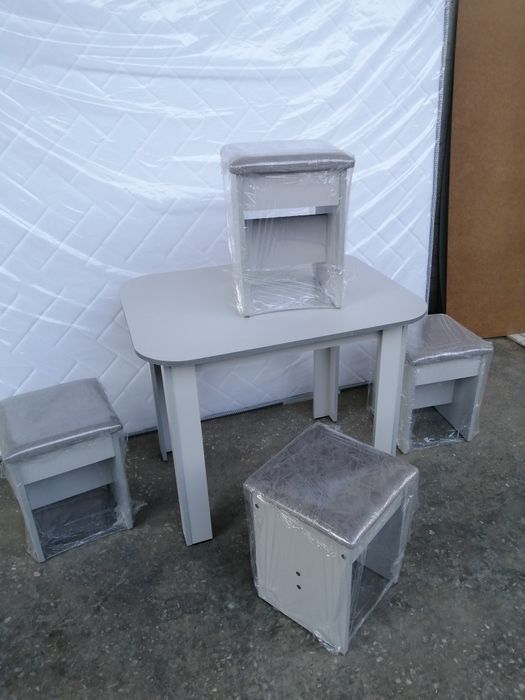 Продаются новые кухонные столы, табуретки от 600 000 тыс сум .