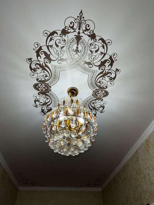 Люстра желтая, 3 патрона.
