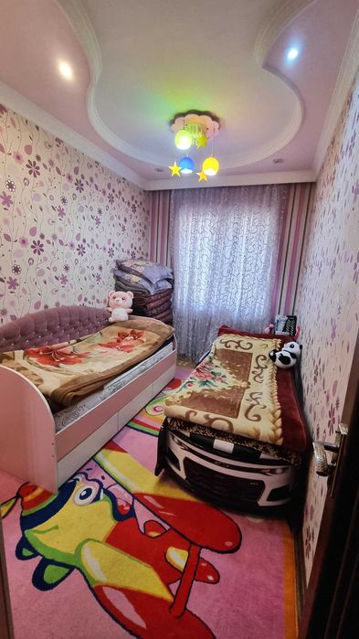 Продается квартира кирпичный 77-серия. Заходи и живи.