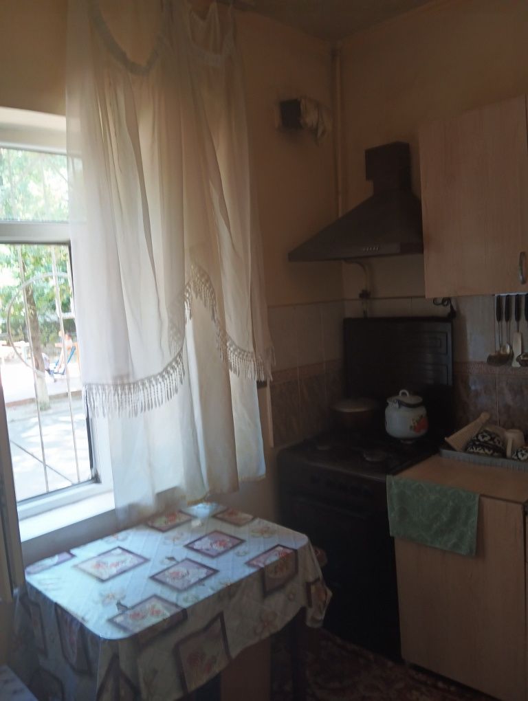 Продам Карасу 4 1/1/5 бал 2/3  не торец цена 46500&торг