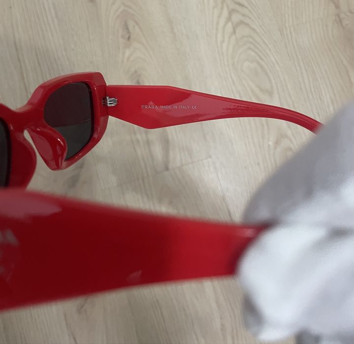 Ochelari de soare Prada