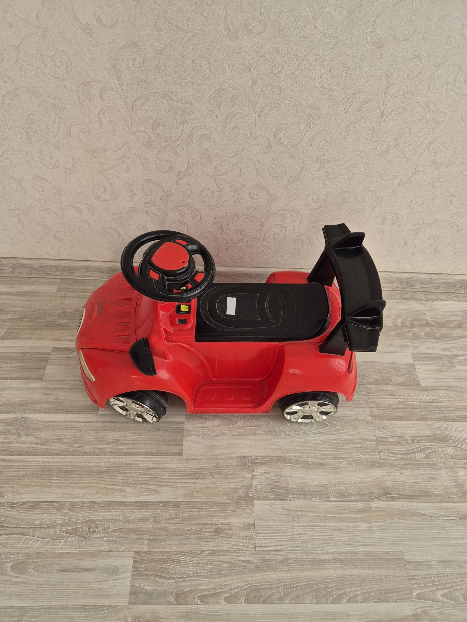 Продается детский автомобиль