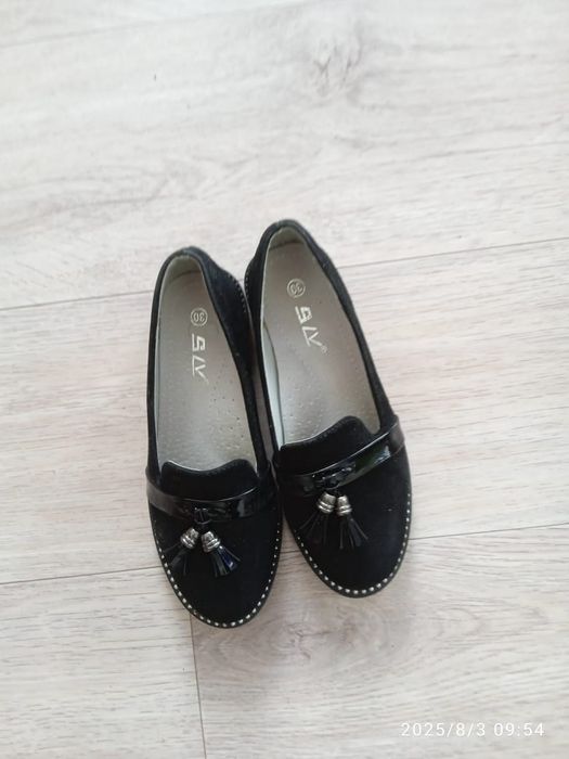 Продам туфли девочковые